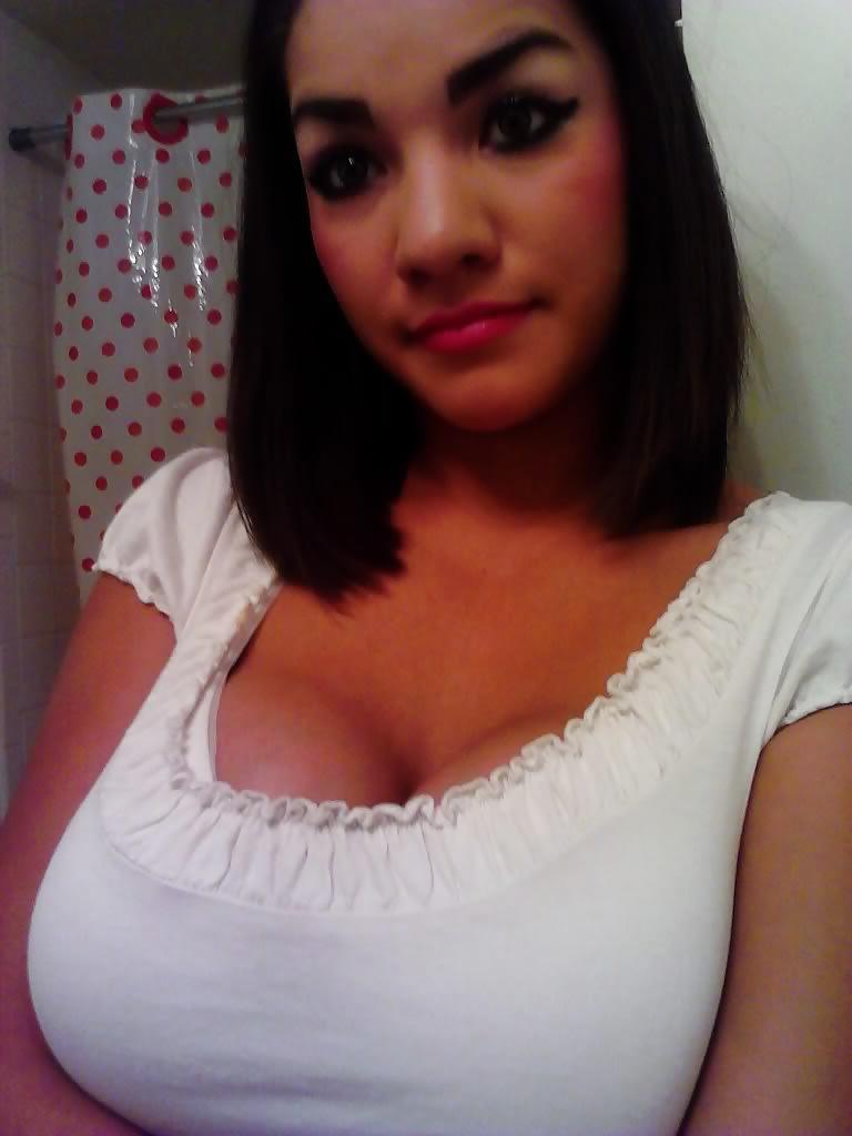 25P Maricella Huge Boobs, Ass and Pussy