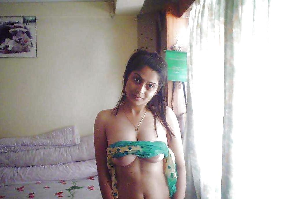 12P Hot Indian babe nude