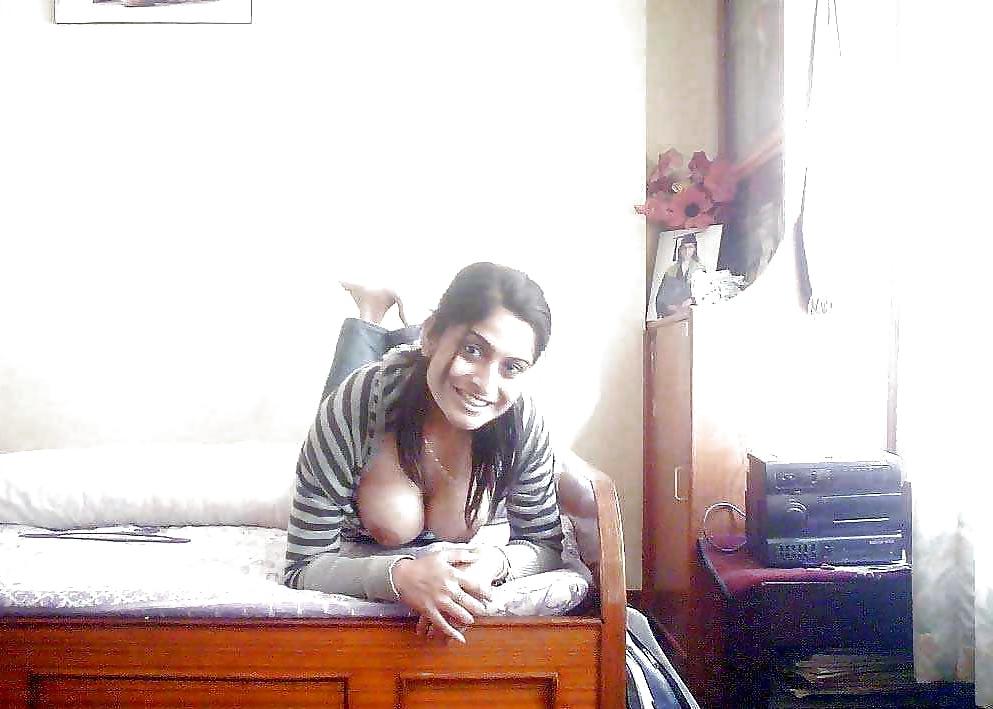 12P Hot Indian babe nude