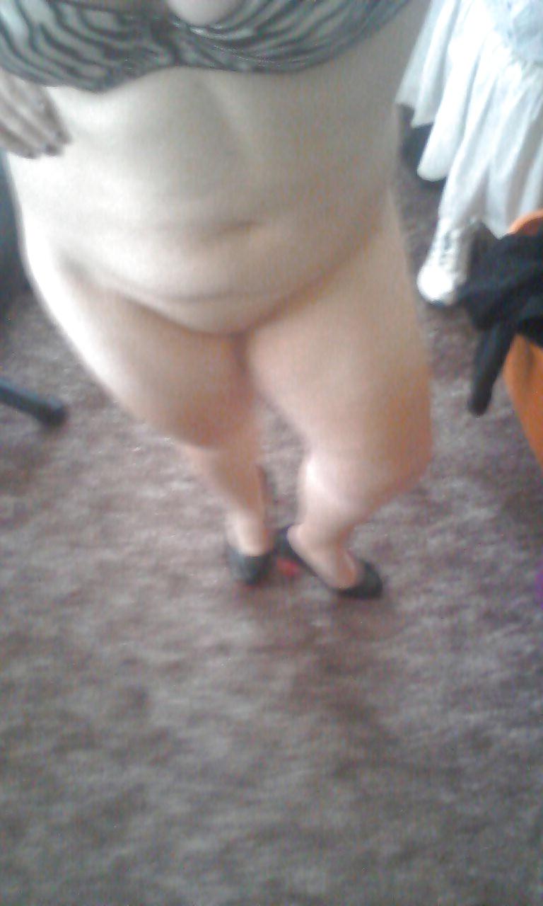 17P PRIVATE PHONE PHOTOS 5