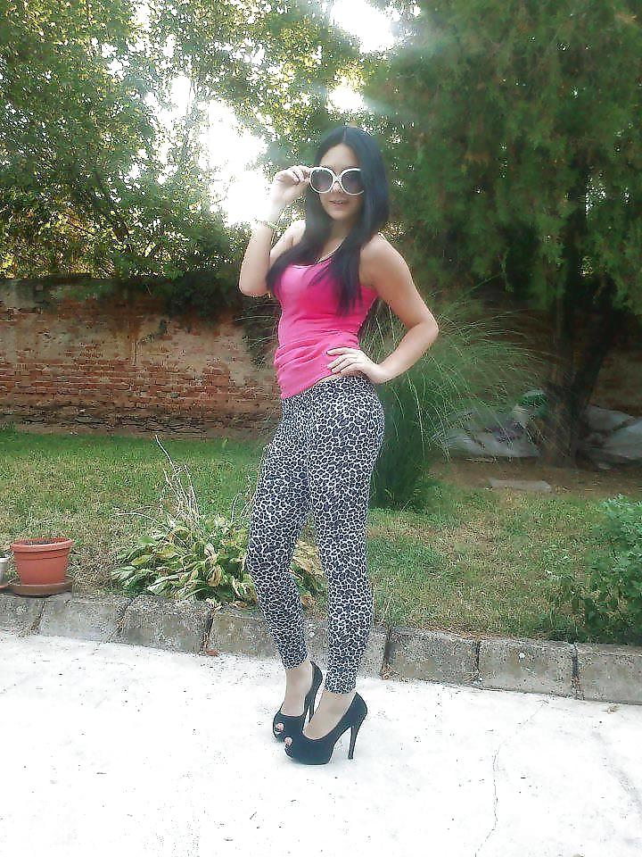 25P Domace cice u tajicama-spandex ass