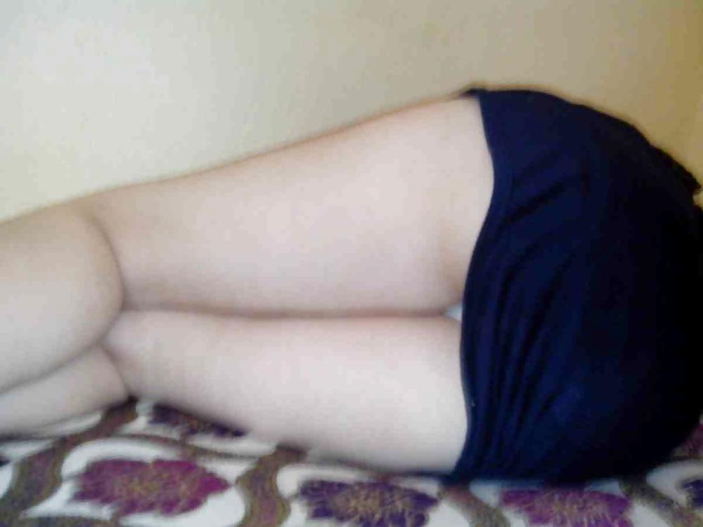 22P Khaliji arab wife with her husband