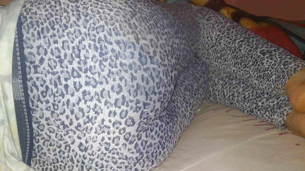 22P Khaliji arab wife with her husband
