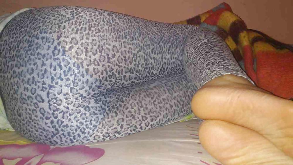 22P Khaliji arab wife with her husband