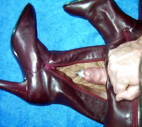 25P Vintage leather boots