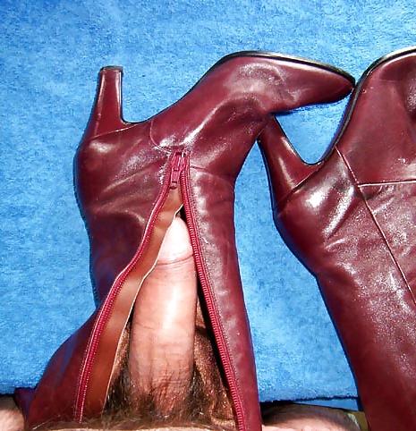 25P Vintage leather boots