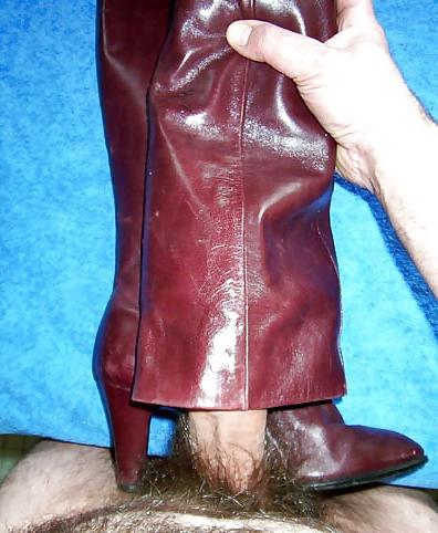25P Vintage leather boots