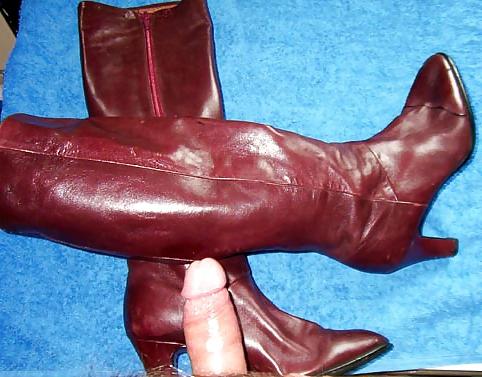 25P Vintage leather boots