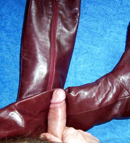 25P Vintage leather boots