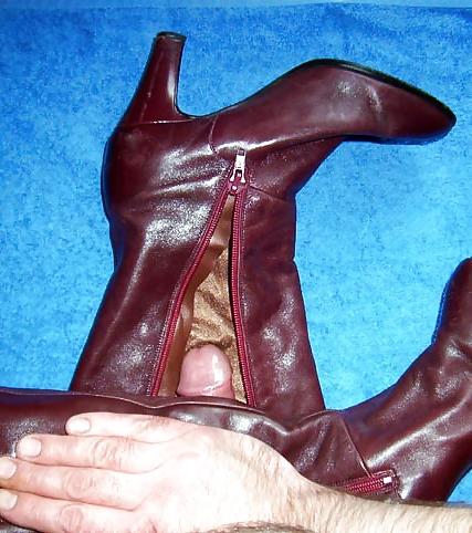 25P Vintage leather boots