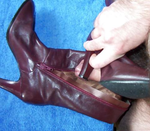 25P Vintage leather boots