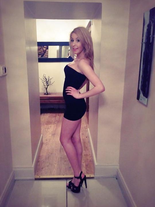 25P Teen babes in mini dresses