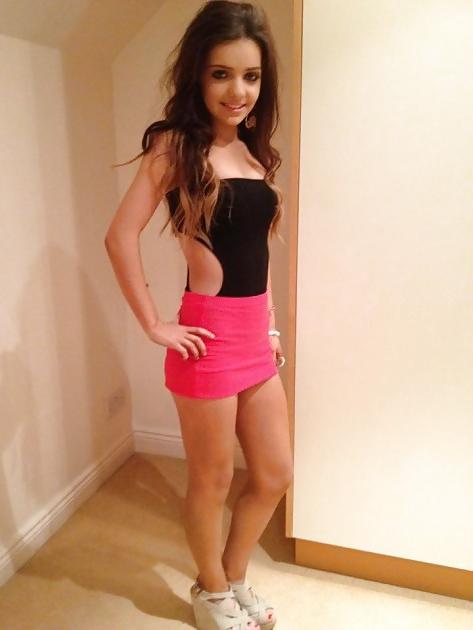 25P Teen babes in mini dresses
