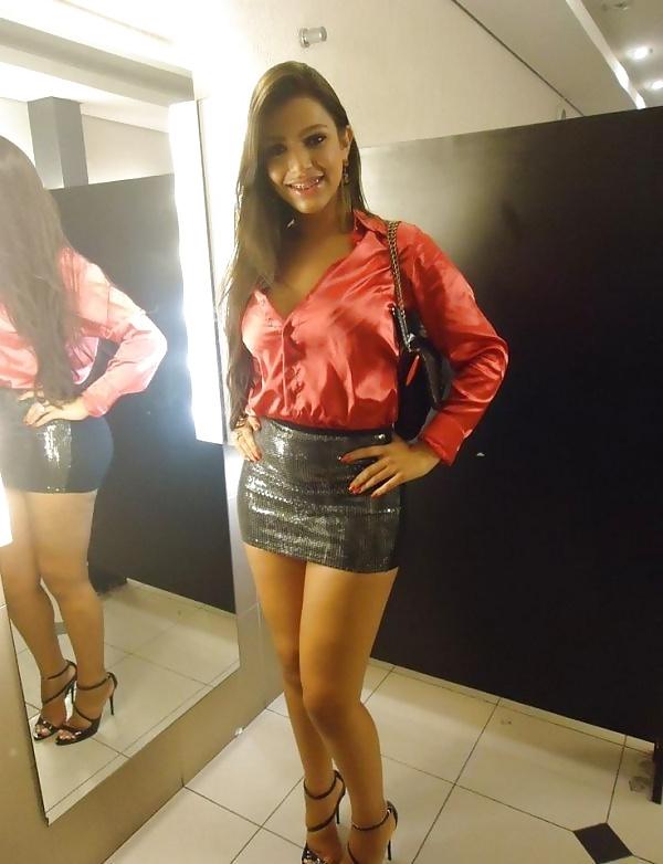 25P Teen babes in mini dresses