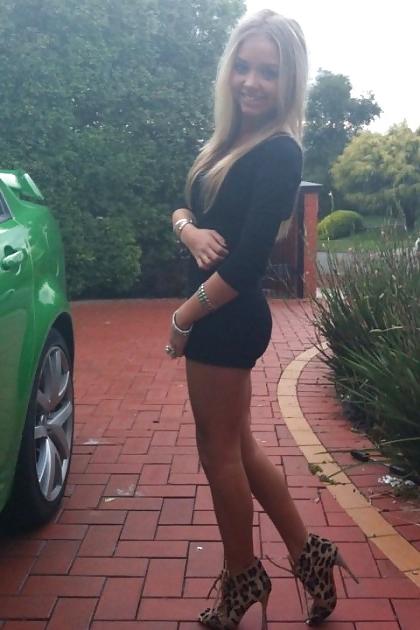 25P Teen babes in mini dresses
