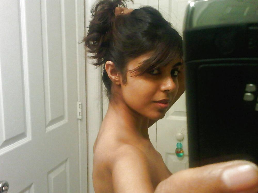12P Jolie beurette arabe sexy selfies