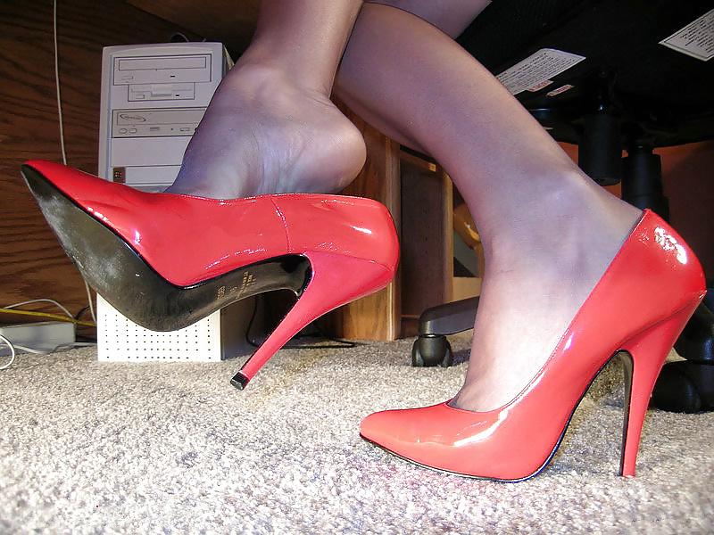 25P Leggy American lady plays model 2002
