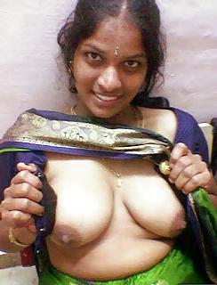 7P Telugu Married Aunty Shows Her Beautiful Nipple