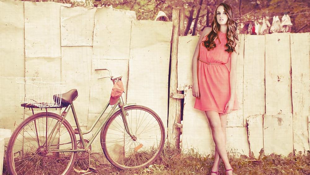 20P Random Babes & Bikes 