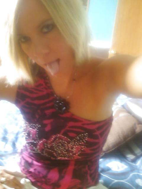 25P Self shot American mom