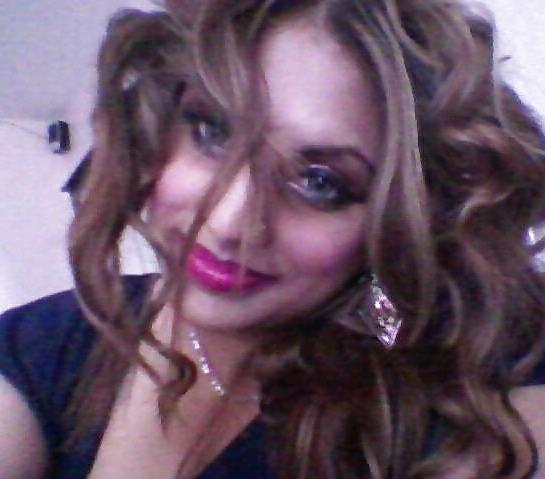 25P American Paki Milf Visiting UK Hot