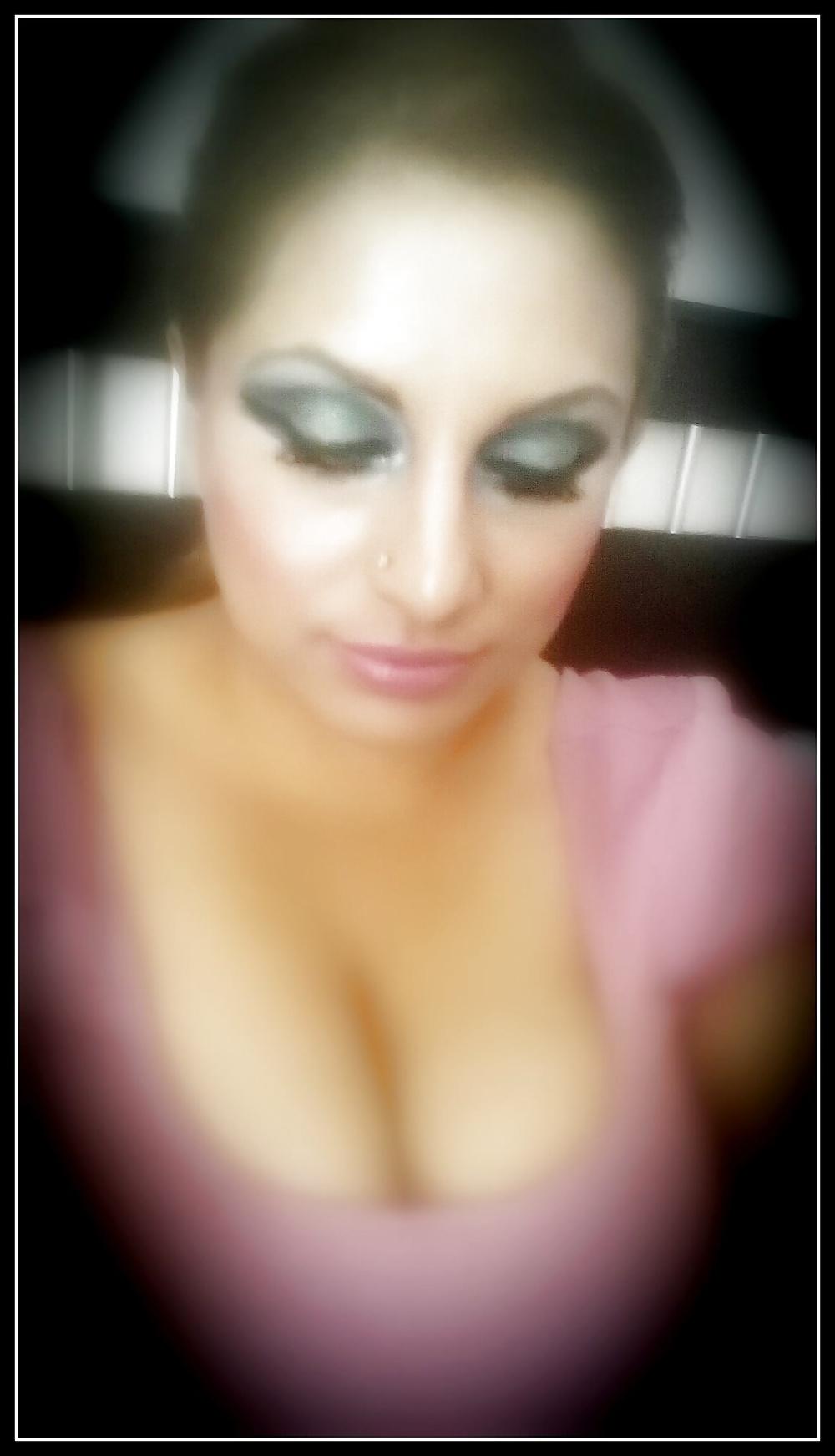 25P American Paki Milf Visiting UK Hot