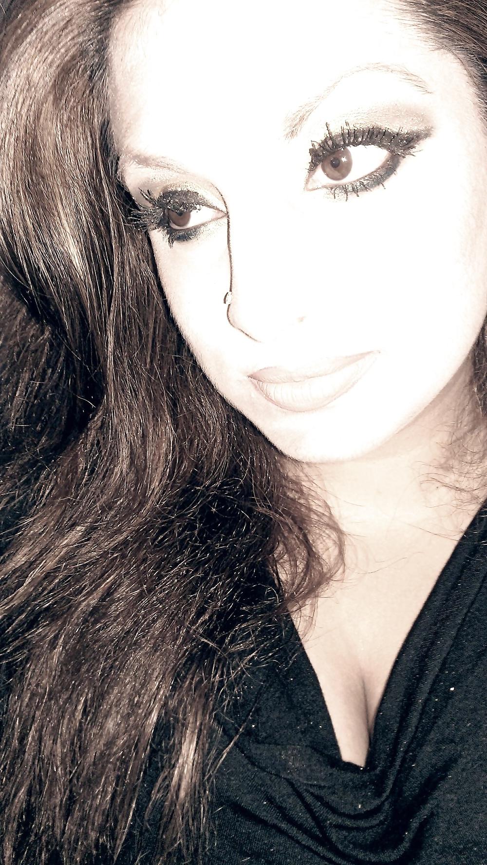 25P American Paki Milf Visiting UK Hot