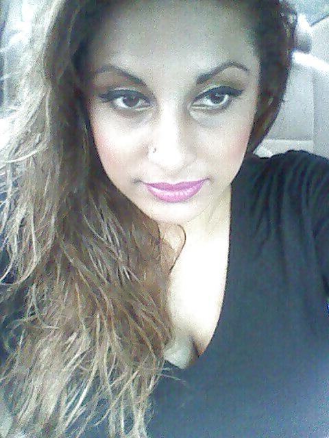 25P American Paki Milf Visiting UK Hot