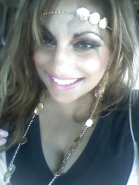 25P American Paki Milf Visiting UK Hot