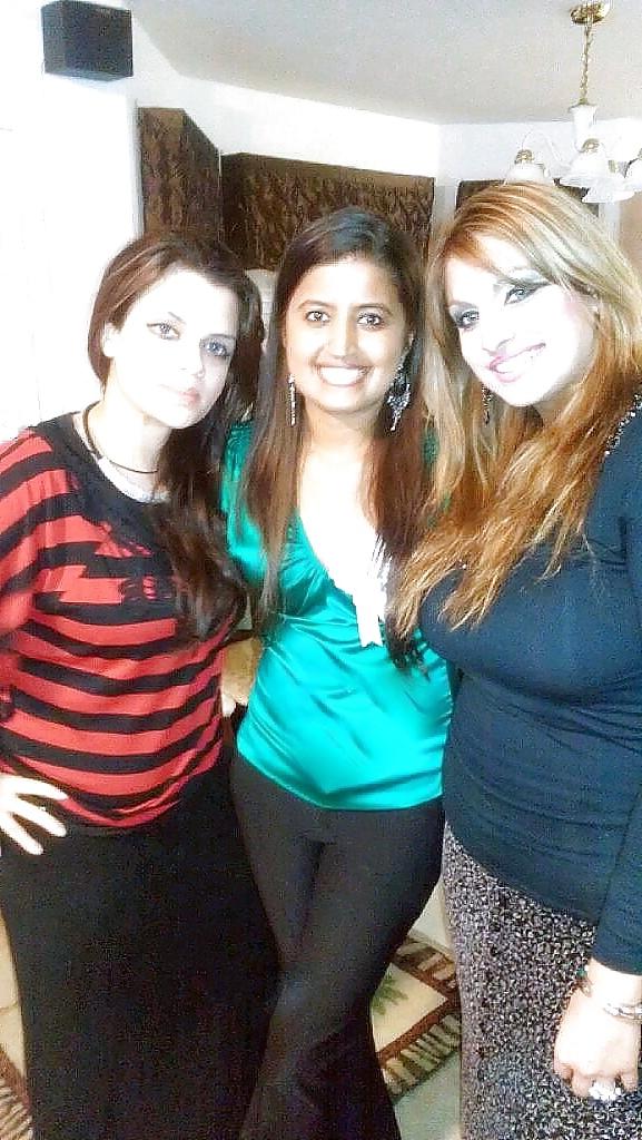 25P American Paki Milf Visiting UK Hot