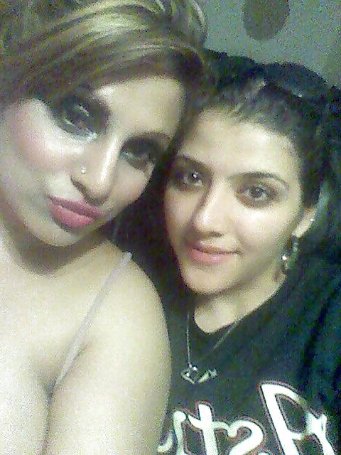 25P American Paki Milf Visiting UK Hot