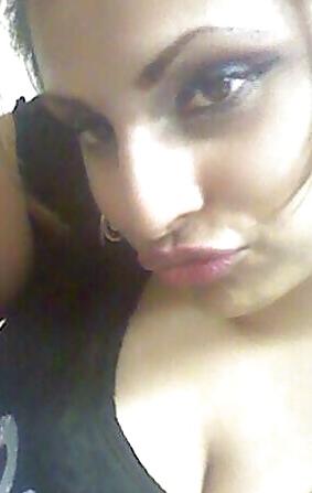 25P American Paki Milf Visiting UK Hot