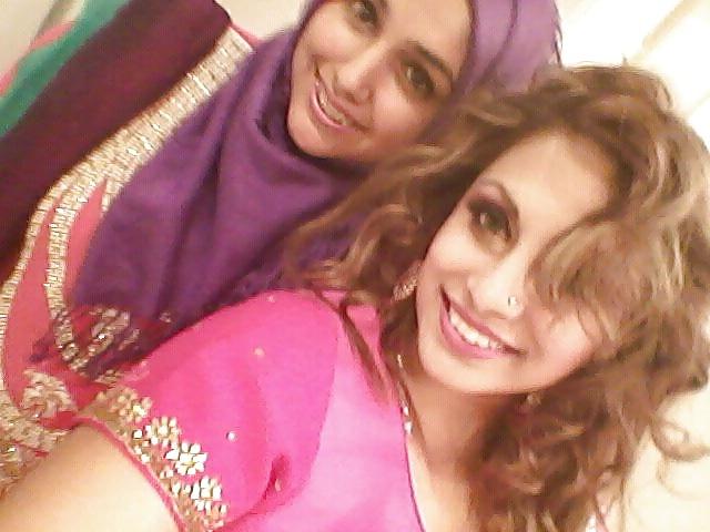25P American Paki Milf Visiting UK Hot