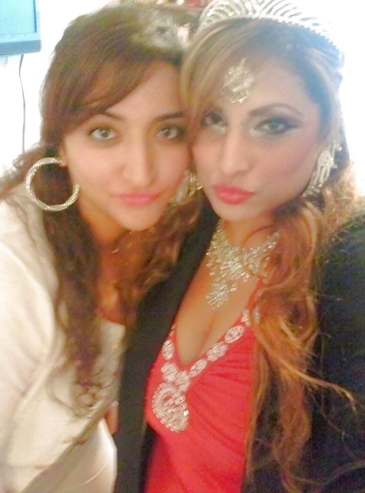 25P American Paki Milf Visiting UK Hot