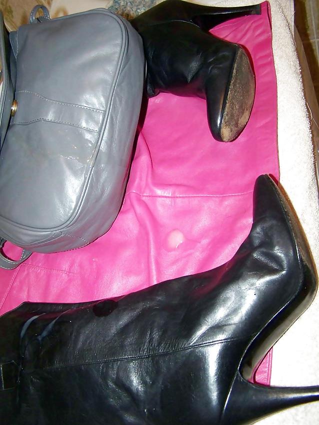 13P Leather boots, skirt and handbag