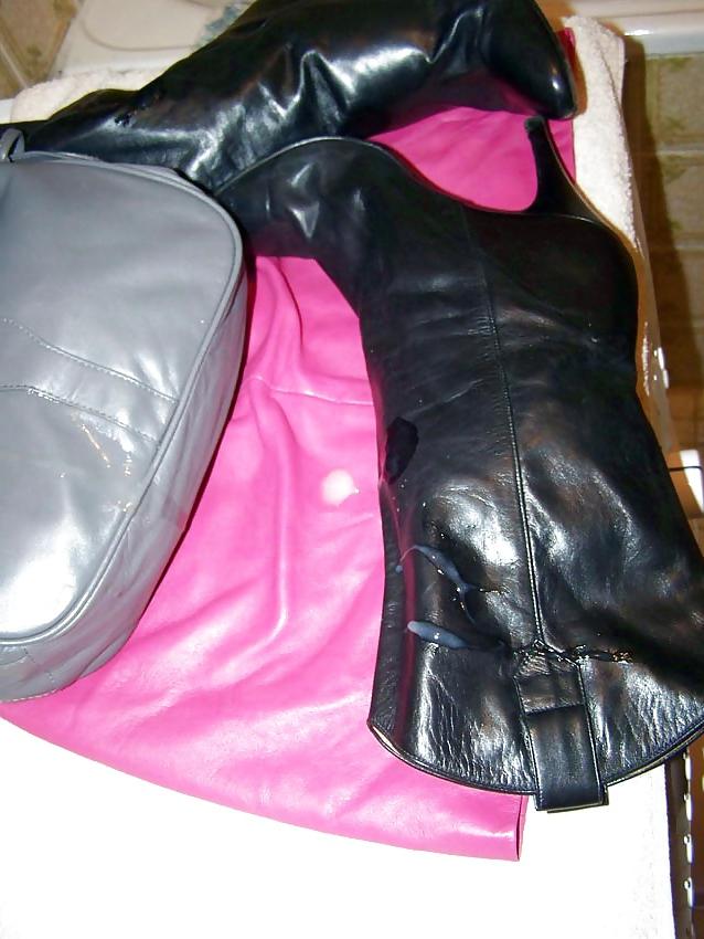 13P Leather boots, skirt and handbag