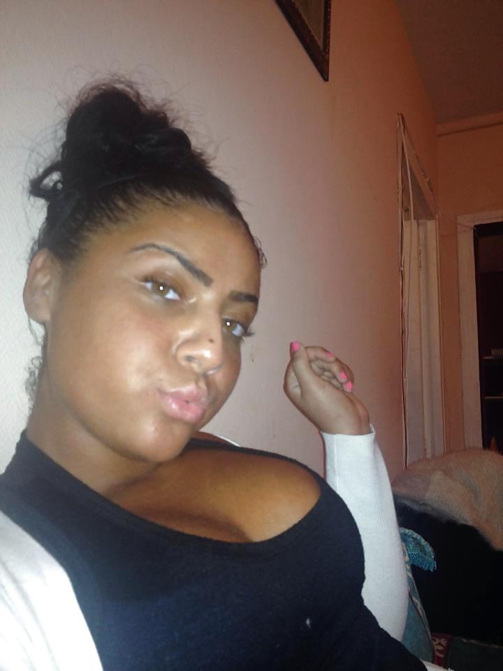 25P Houda beurette salope