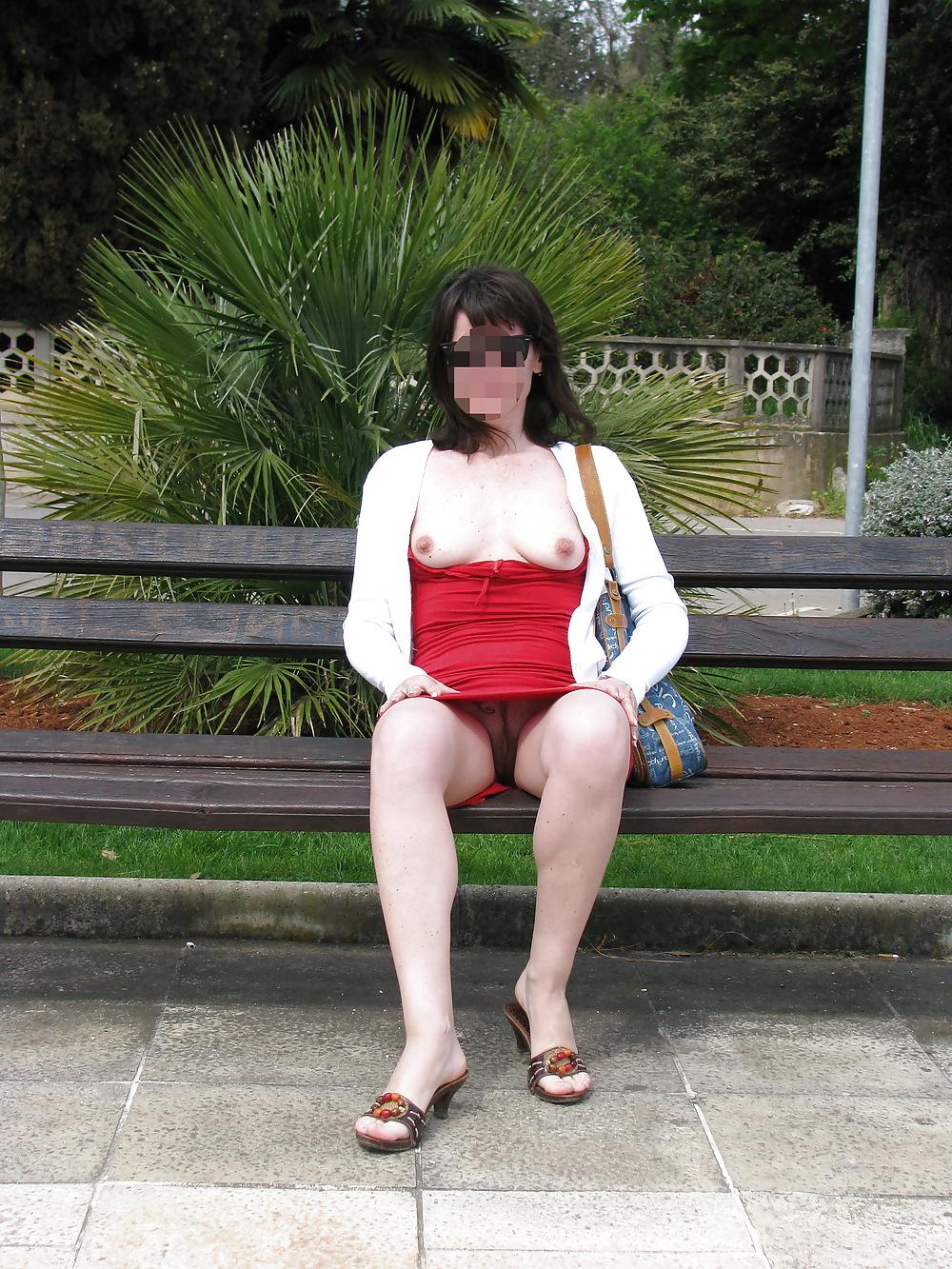 25P Tits and upskirt