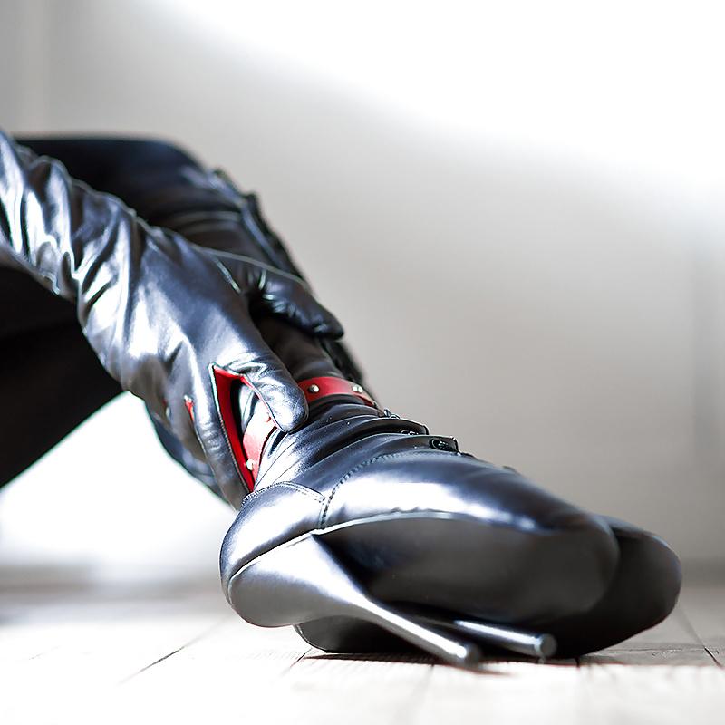 12P Ballet boots & Bondage