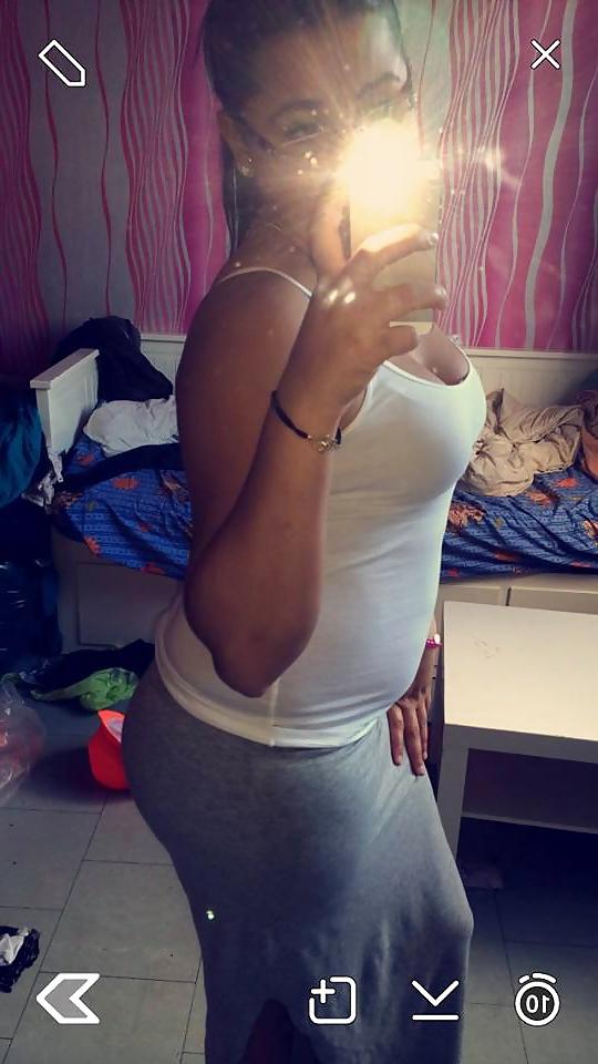 14P Petite beurette