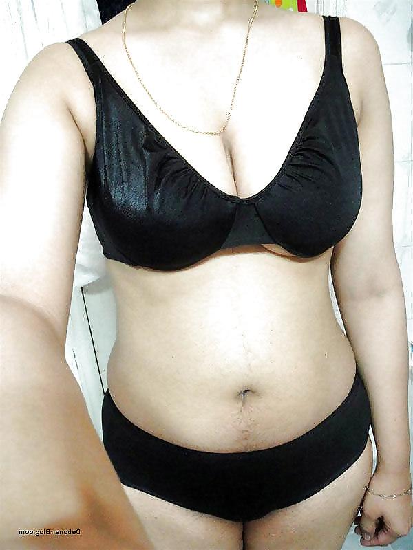 25P Hot Indian Girs.... Jerkable