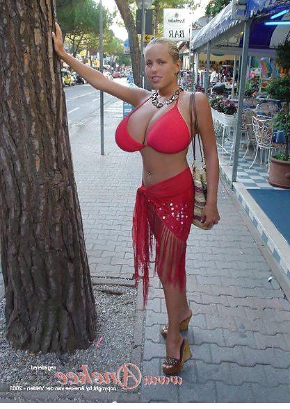 18P Big Boobs Blondes