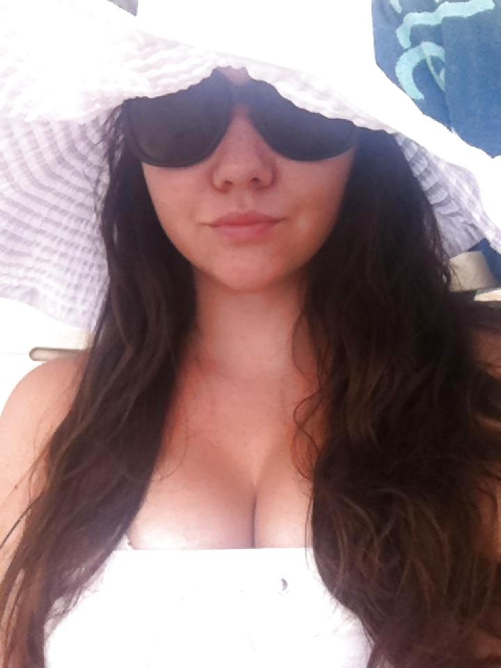 10P Smoking hot Giselle and her big tits