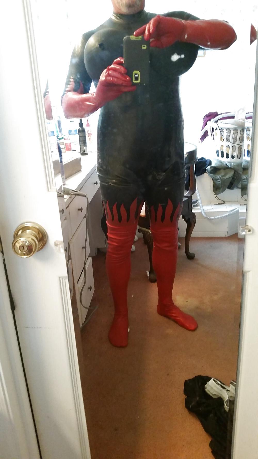 14P New latex catsuit