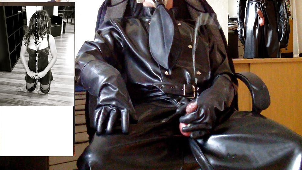 4P Masturbating in Rubber Coat ( Latex Gummi )