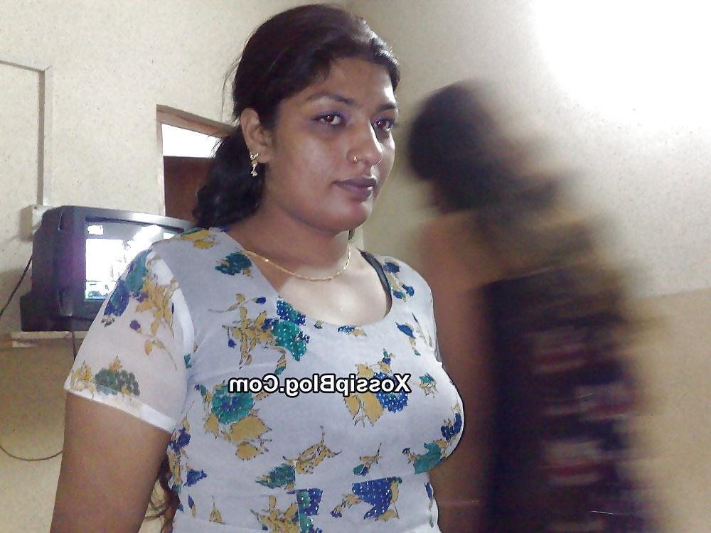 24P Desi indian slut's big boobs and pussy