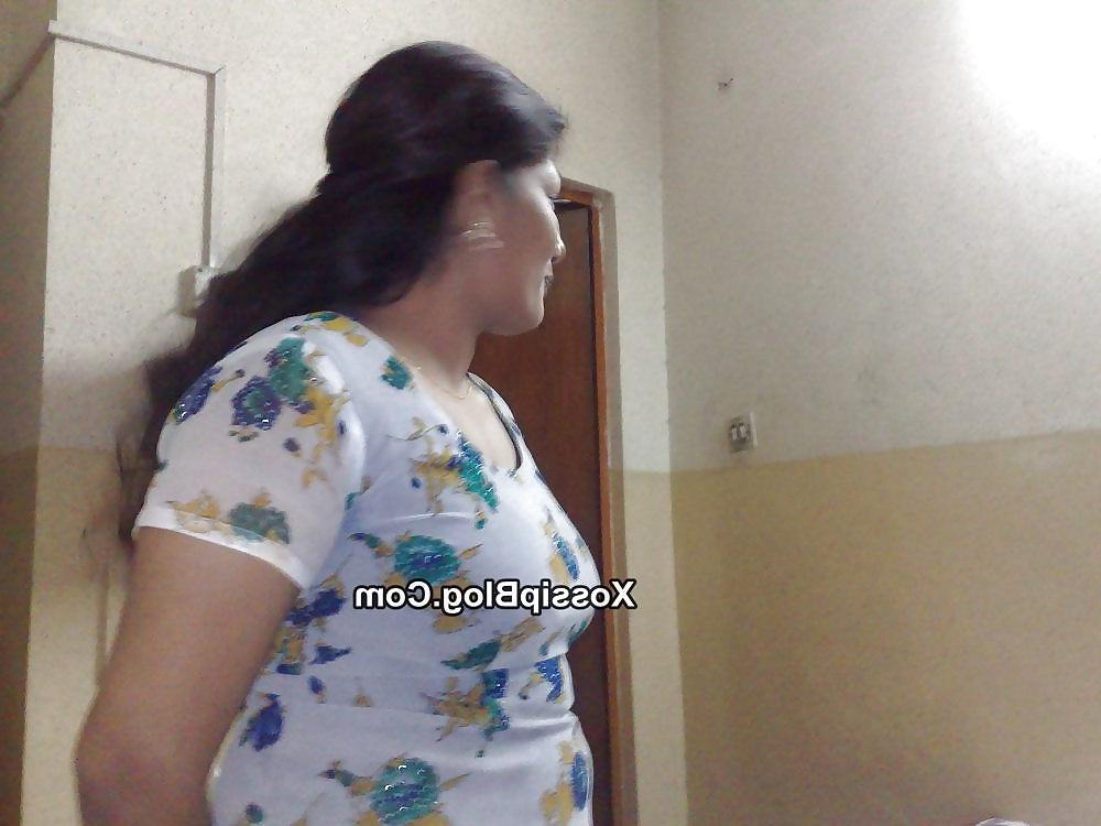 24P Desi indian slut's big boobs and pussy