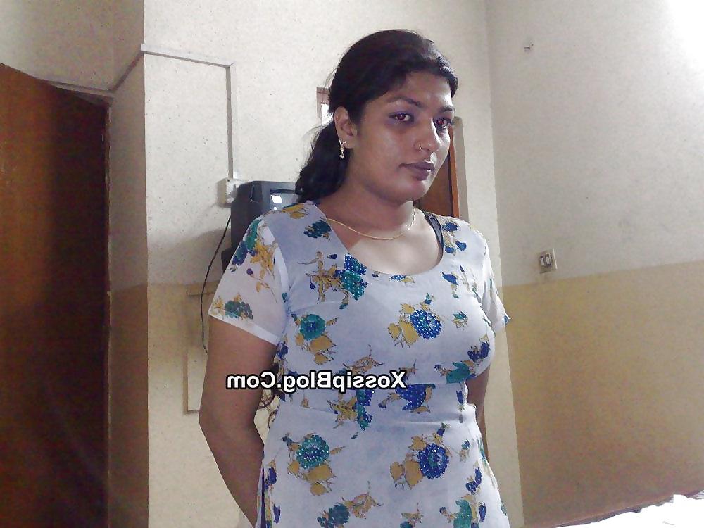 24P Desi indian slut's big boobs and pussy