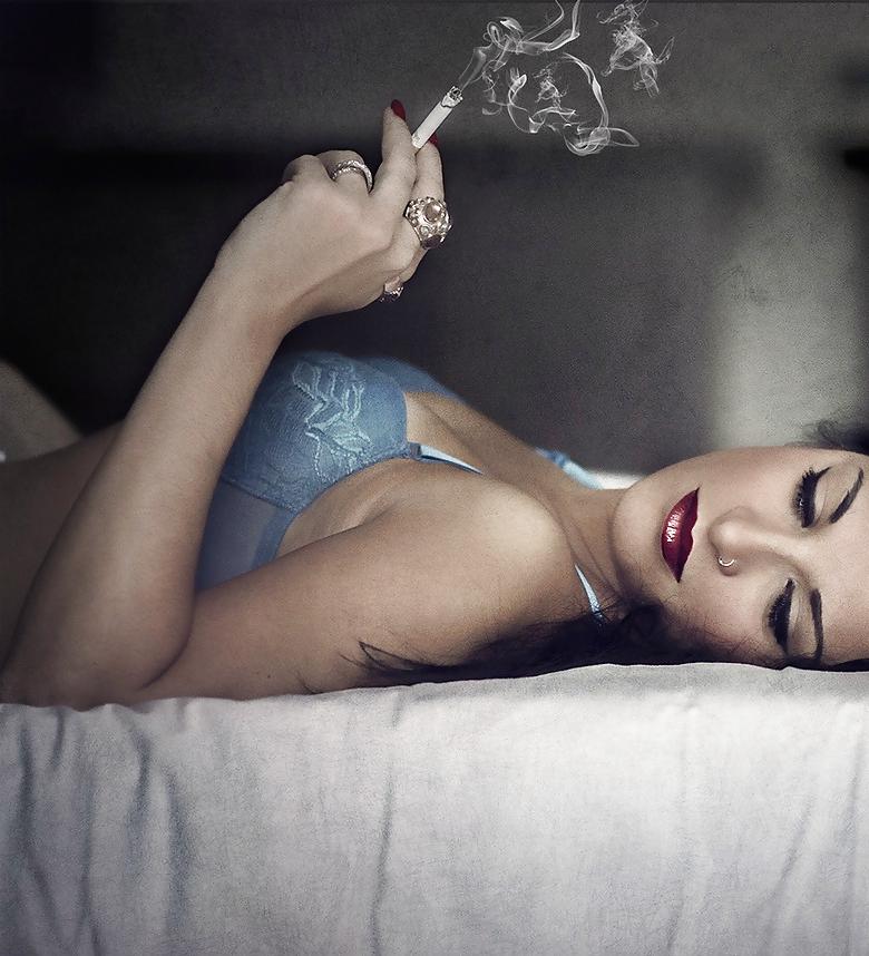 25P Smoking Sexy 23