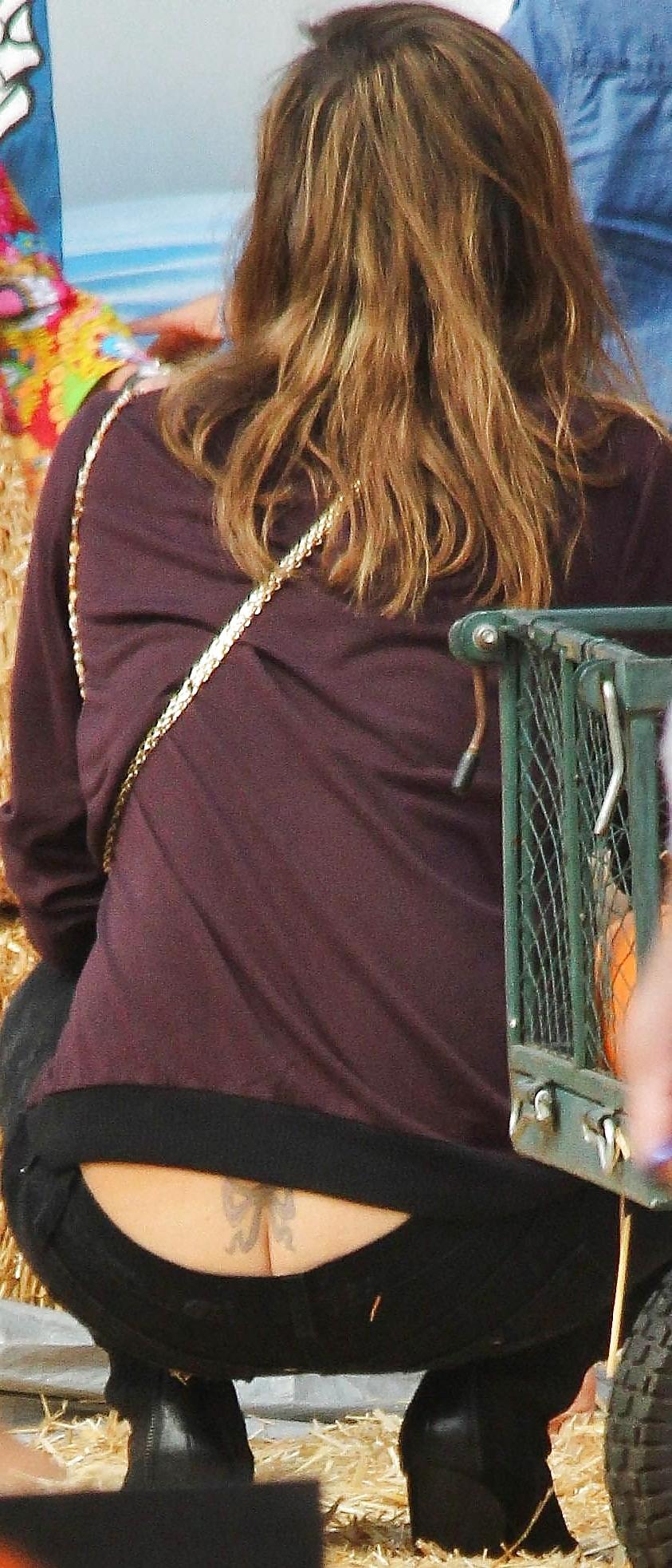 25P Ass crack of celebs